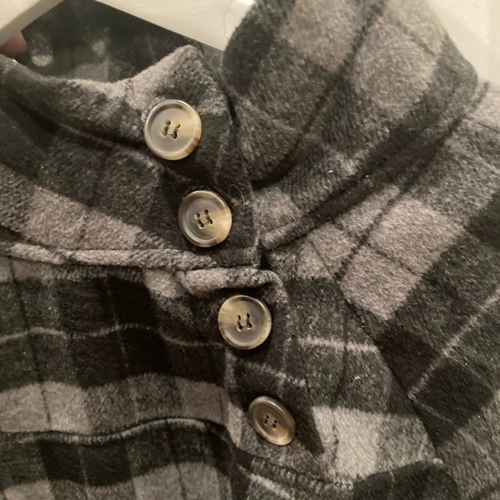 Hem & Thread pullover - Picture 4 of 7